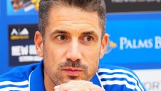 Съставът на Веласкес зависи от Майкон