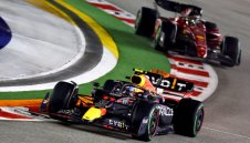 Макс ще почака за титлата, триумф за Перес на "Марина Бей"  