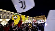 "Черно-бели" райета: Арестуваха 12 ултраси на Юве 