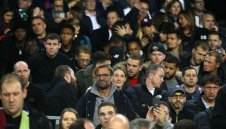 Клоп и бандата му гледаха каталунските си "жертви" на живо