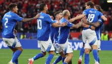 Феномен! Четирима от Скуадра адзура с над 100 точни паса