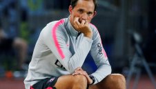 Буфон причини главоболие на Тухел