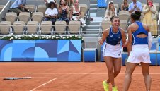 Паолини и Ерани спечелиха титлата при женските двойки 