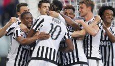 ВИЖТЕ как в Ювентус празнуват петата поредна титла + ВИДЕО