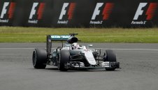 Хамилтън отново изпревари Нико Розберг 