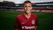 Спарта (Прага) представи изключително оригинално Минчев + ВИДЕО