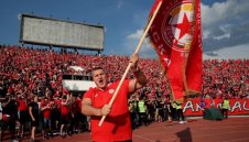 Феновете на ЦСКА полудяха при мощен вик на големия Любо Ганев