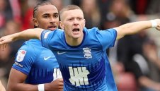 Къде сме ние? Третодивизионен тим в Англия купи играчи за 25 млн. 