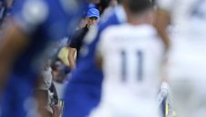 Хаос в Челси: Шампион на пазара и слабак на терена