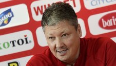 "Червена" драма! Любо Пенев става треньор на ЦСКА, феновете не искат дясната му ръка