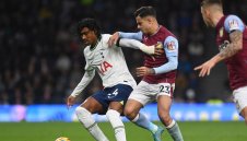 Астън Вила подля вода на Тотнъм за Топ 4