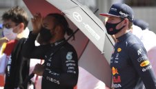 Люис и Макс подновяват битката помежду си в неделя