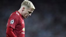 Бербатов e притеснен за ситуацията с Ван де Беек в Юнайтед