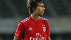 Барса също се нареди на опашката за сензацията Жоао Феликс