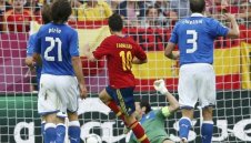 За последно през 2006-а Испания не би в 2 поредни официални мача