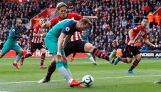 Хари Кейн с 200 гола в кариерата си, но Саутхемптън обърна Шпорите