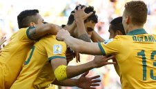 Австралийците искат да довършат съсипаната Испания