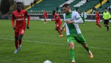 Опашкарско дерби открива кръга в Първа лига