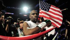 Мейуедър завърши с победа славната си кариера