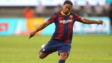 Роналдиньо: Искам моят приятел Шави да направи Барса шампион