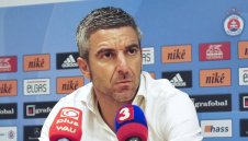 Папавасилиу заменя Жадното в Левски?
