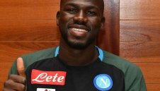 Наполи удължи договора на Кулибали