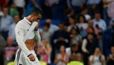 Роналдо псувал Зидан и кара Перес да го уволни + ВИДЕО