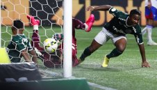 Преговарят! Барса цака Реал, работи по трансферна бомба + ВИДЕО