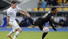 Наполи се огледа в защитник на Барса