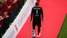 Юп Хайнкес: Нойер може да се завърне преди края на сезона 