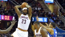 ЛеБрон се нареди до Оскар Робъртсън