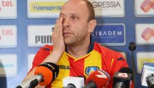 С много сълзи Тити Папазов обяви края на кариерата си