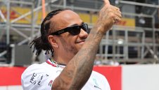 От Ферари дават 46 милиона евро на Хамилтън