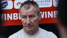 ЦСКА се чуди между двама за старши-треньор