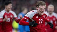 Хойлунд с хеттрик в първия си мач за Дания