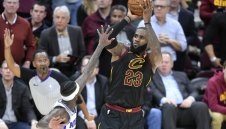 ЛеБрон води Кавалиърс към рекорд