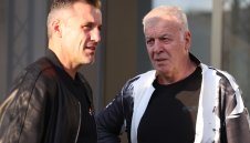 Ще дърпа уши? Сираков не догледа боя от Берое на "Герена"