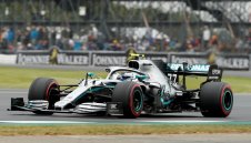 Здрава битка! Ботас надви Люис в квалификацията с 0.006