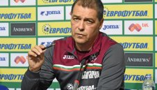 "Лъвовете" в атака: Хубчев връща отписани национали, синове и внуци