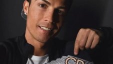 Сребърни бутонки ще отпушват Роналдо