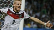 Шюрле: Имах късмет при гола, но исках да го вкарам точно така