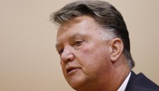 Ван Гаал нападна ФА заради липсата на зимна пауза