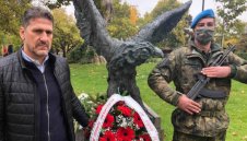 ЦСКА уважи празника на военния парашутист 