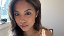 Екзотична голфърка показа зърната си + СНИМКИ