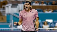 Стефанос Циципас с трудна победа в Маями