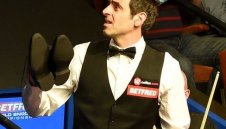 Чепикът стегна Рони, но той води със 7-2