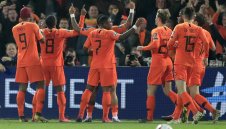 Страховита Холандия разнебити Беларус и се закани на Германия + СНИМКИ