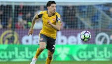 Арсен: Барса да забрави за Бейерин