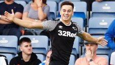 Дарби тръгна с победа при Филип Коку