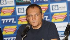 Да вярваме ли? Васил Божков дава акциите на Левски без пари. Изпраща ги по DHL